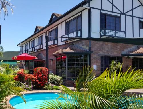 Mackay Hotel | Shakespeare Motel