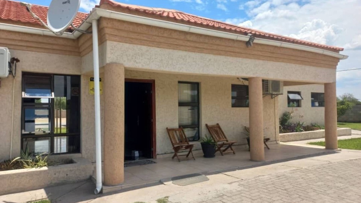 Shakawe Hotel | ShakeVille Guest House