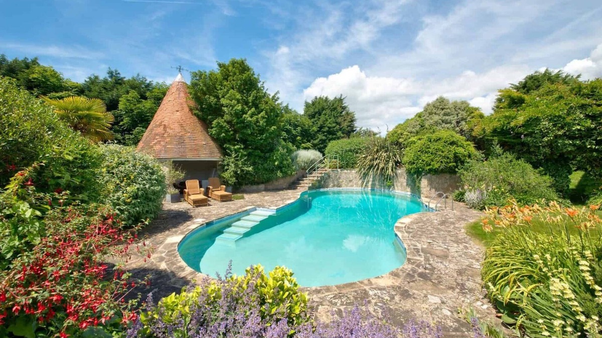 Ningwood House | Shalfleet Manor C16th - Pool, Tennis Court & 60 Acres