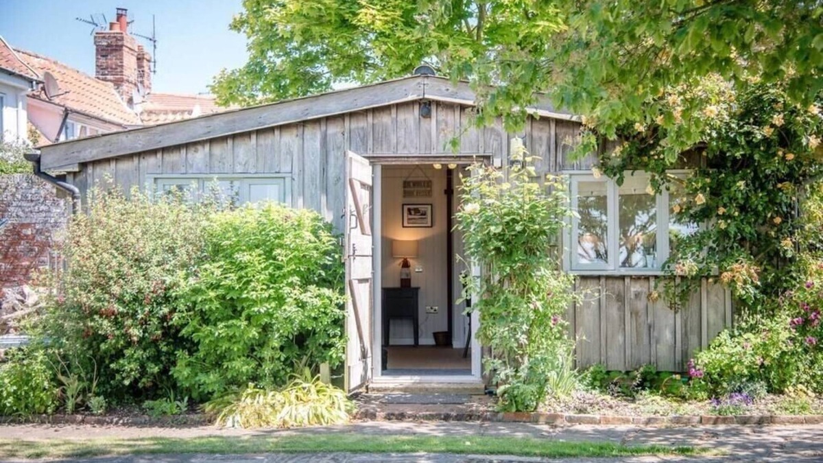 Orford Apartment | Shallow End, Orford