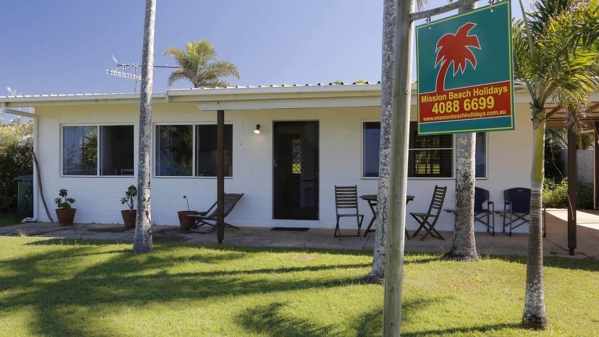 Wongaling Beach House | Shalom by the Sea