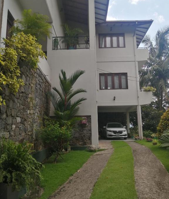 Peradeniya House | Shalom