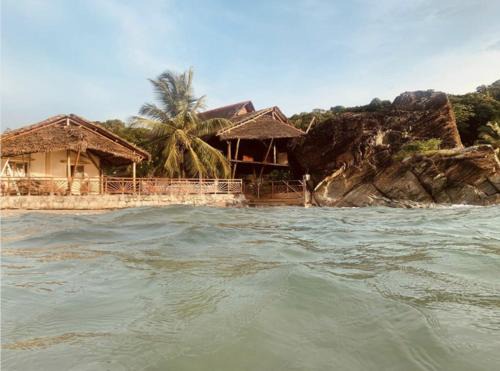 Nosy Tanihely Bed & Breakfast | Shambala Madagascar: Beachfront Lodge And Adventures
