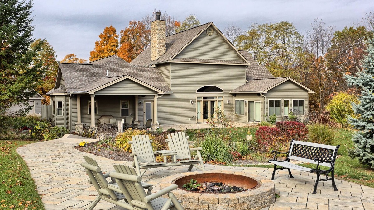 Hesston House | Shamrock- Aunt Susie's- Raystown Lake- 7 Points