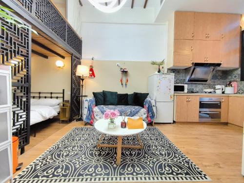 Huaihai Road Commercial Area Apartment | Shanghai Hills & Zinn Happy Family Bnb Near Line1&14 South Huangpi Rd Mid Huaihai Rd