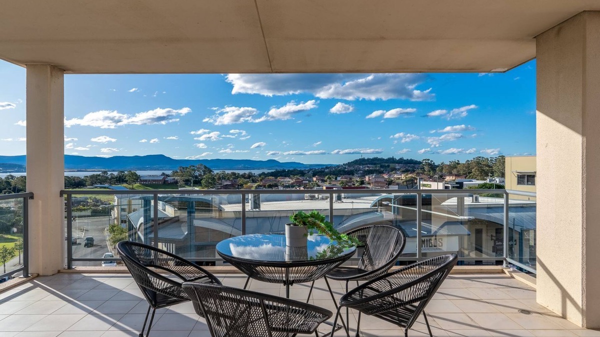 Shellharbour City Centre Apartment | Shangrila - Gorgeous, central apartment