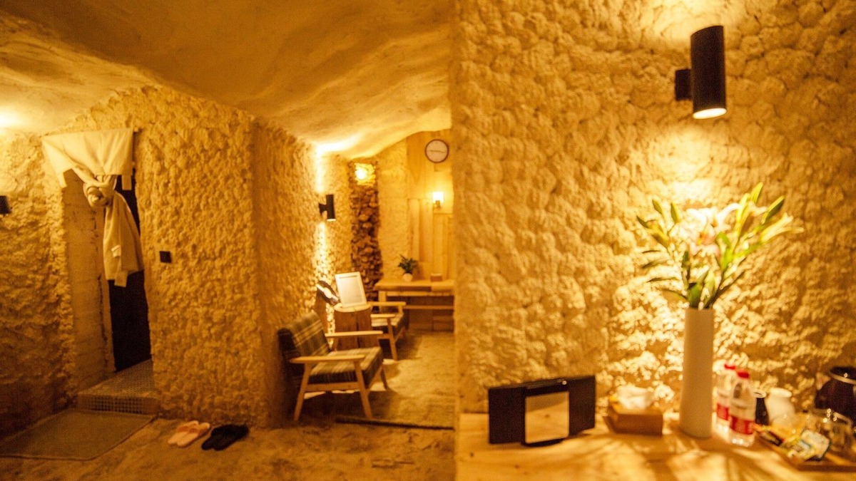 Shangri-La House | Shangri-la City Art Stack Forty-Seven Other Inn