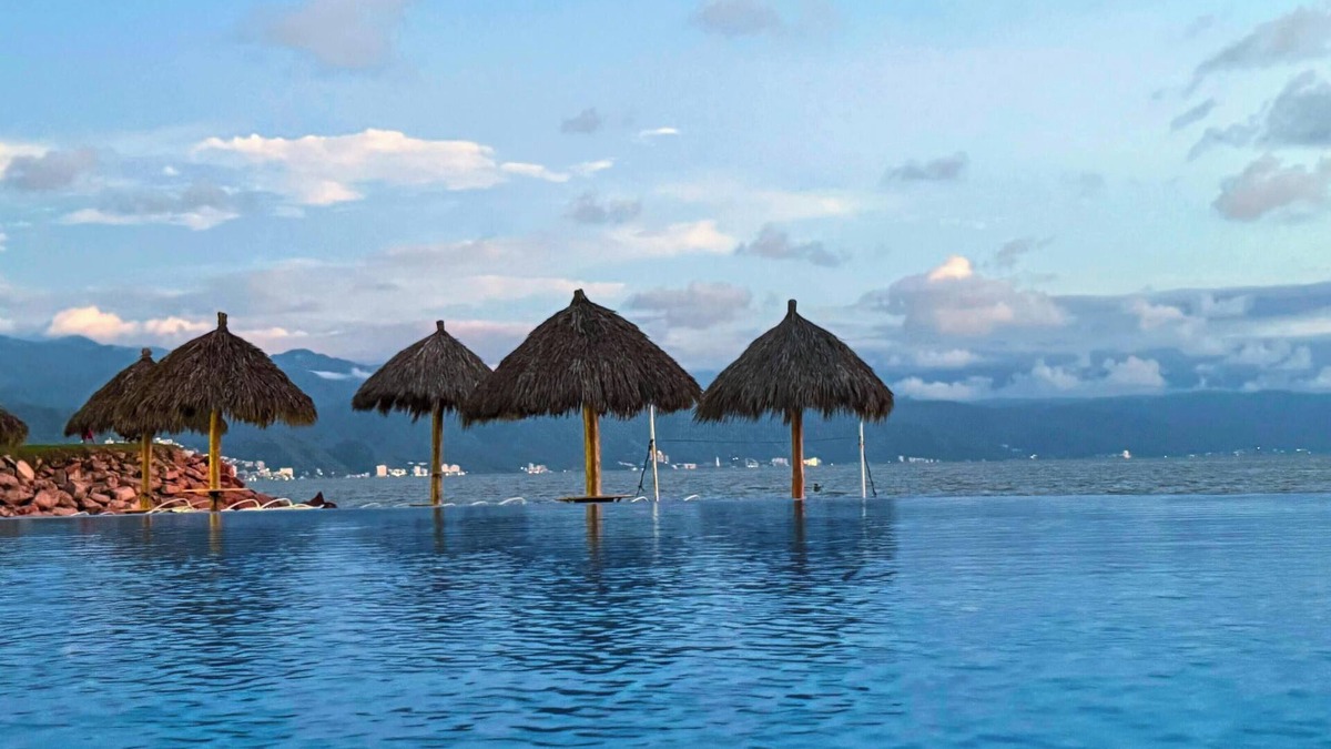 Marina Vallarta Condo | Shangri-La Condo: Spacious Ground-Floor Villa, Patio to Pool/Garden/Restaurant