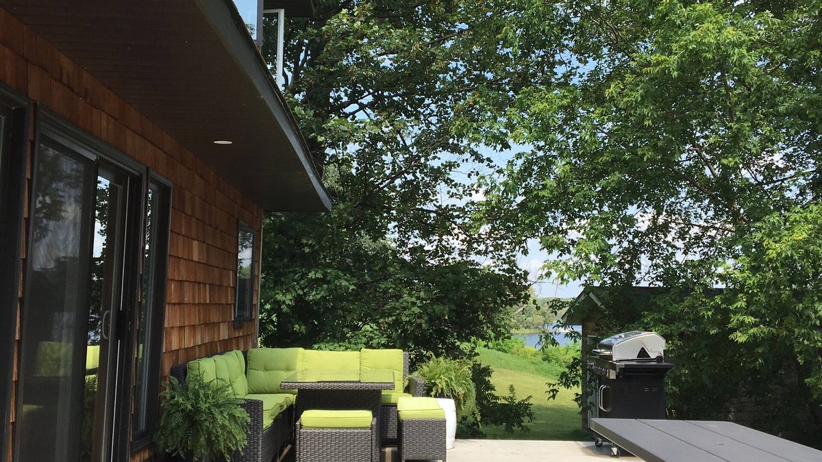 Sharbot Lake Cottage | Sharbot Lake Waterfront Loft