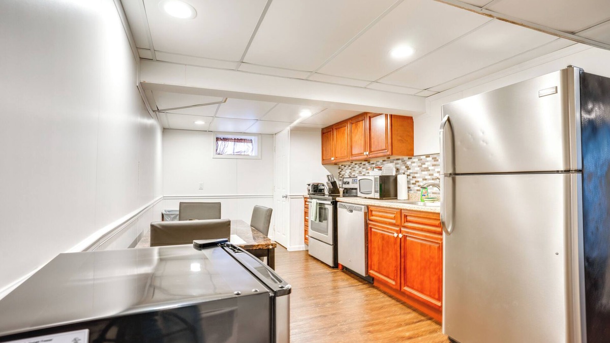 Englewood Apartment | Shared Yard, 4 Mi to NYC: Englewood Apartment!
