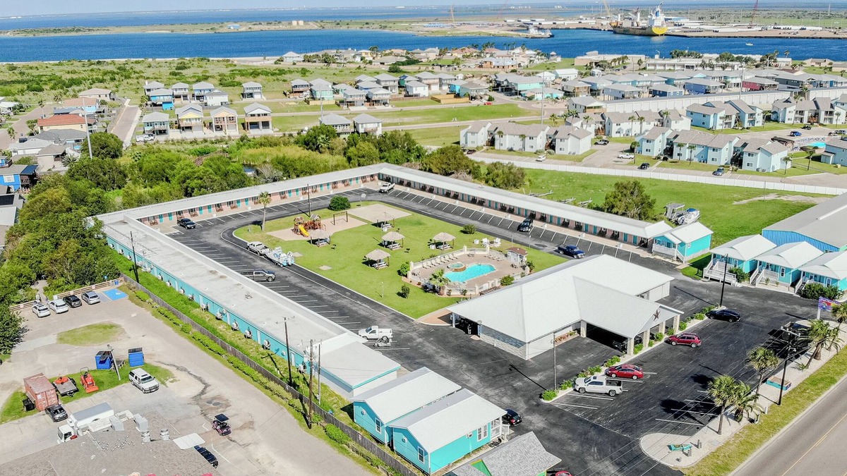 Port Aransas Hotel | Shark Reef Resort Motel & Cottages