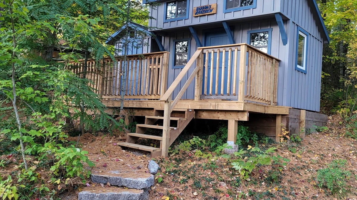 Faraday Cottage | SHARON'S LAKEVIEW COTTAGE - WATERFRONT PROPERTY! SUMMER AVAILABILITY!