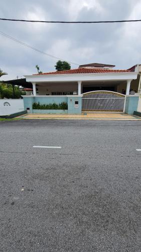 Rahang Kecil House | sharonhomestay