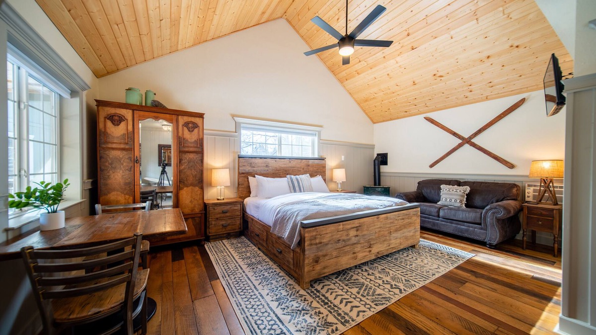 McCloud Cabin | Shasta View Lodge - Cabin 2