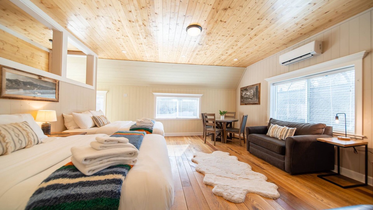 McCloud Cabin | Shasta View Lodge - Cabin 7
