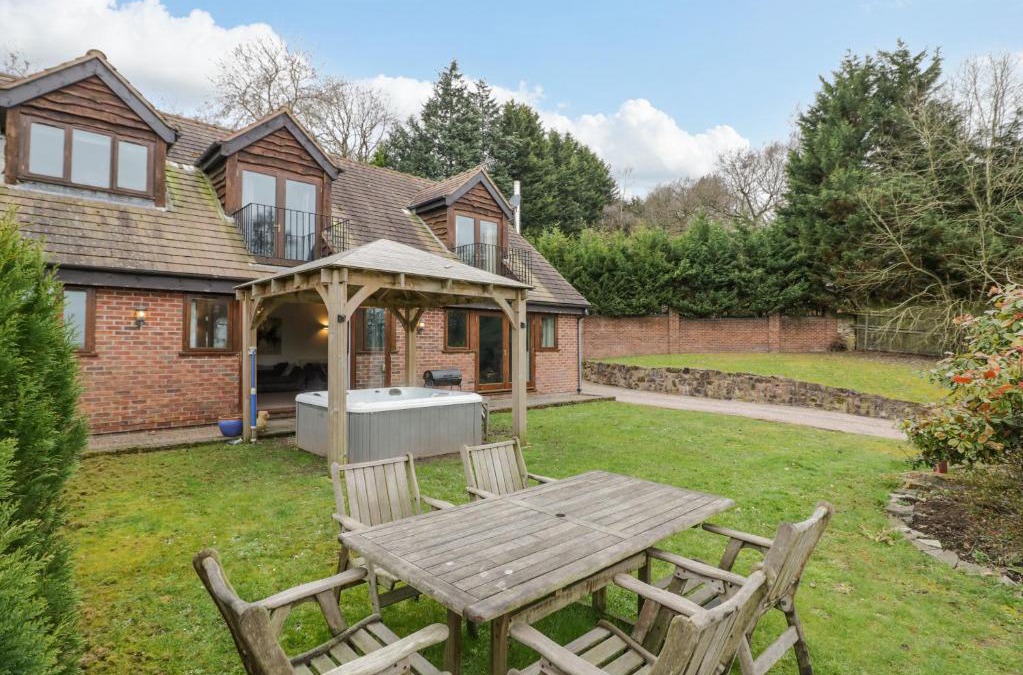 Shatterford House | Shatterford Lakes