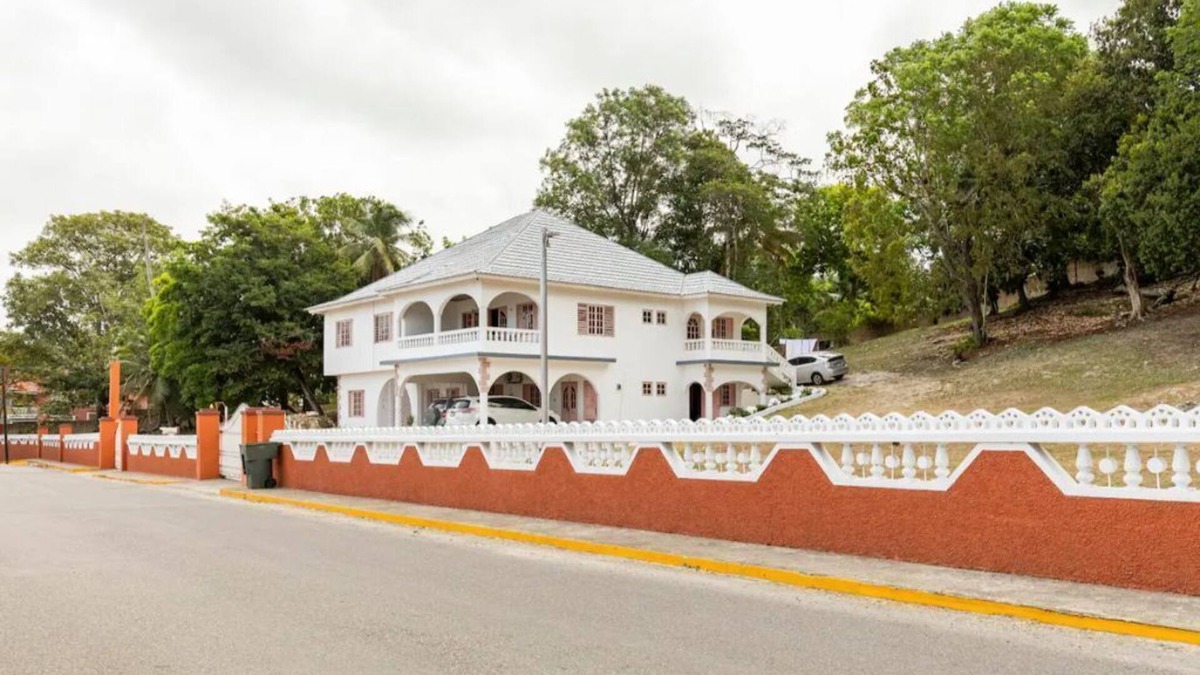 Ocho Rios Apartment | Shaw Park Gem