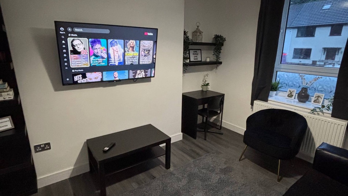 Shawforth House | Shawforth - 2 Beds - Sleeps 4 - Street Parking