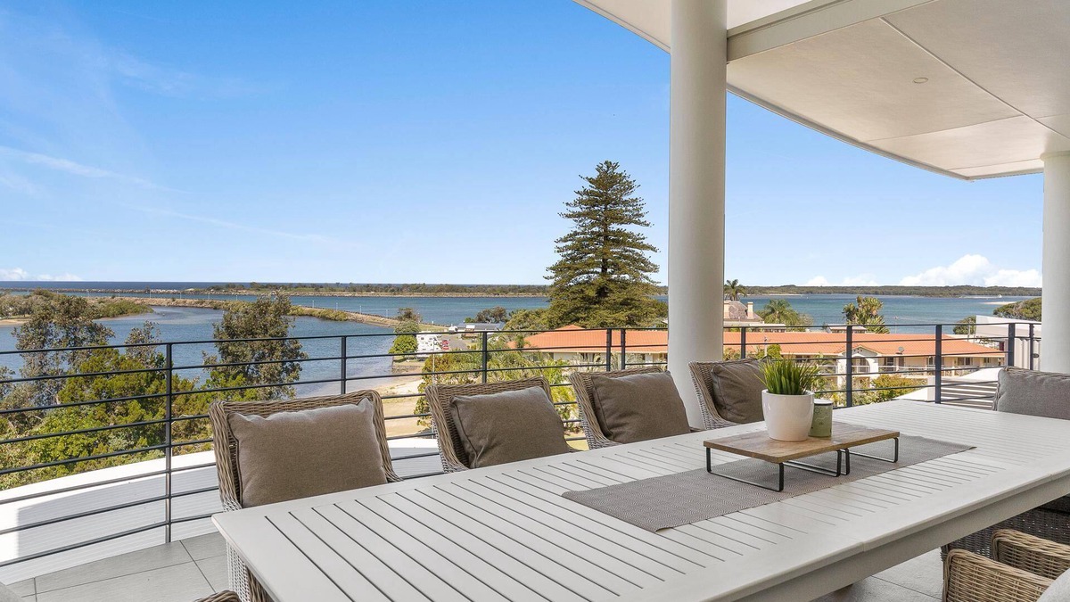 East Ballina House | Shawhaven - Luxurious Family Home