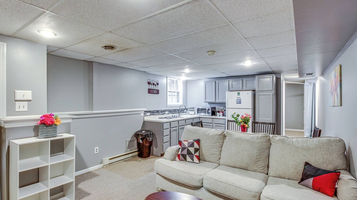 Shawnee Apartment | Shawnee Vacation Rental ~ 11 Mi to Kansas City!