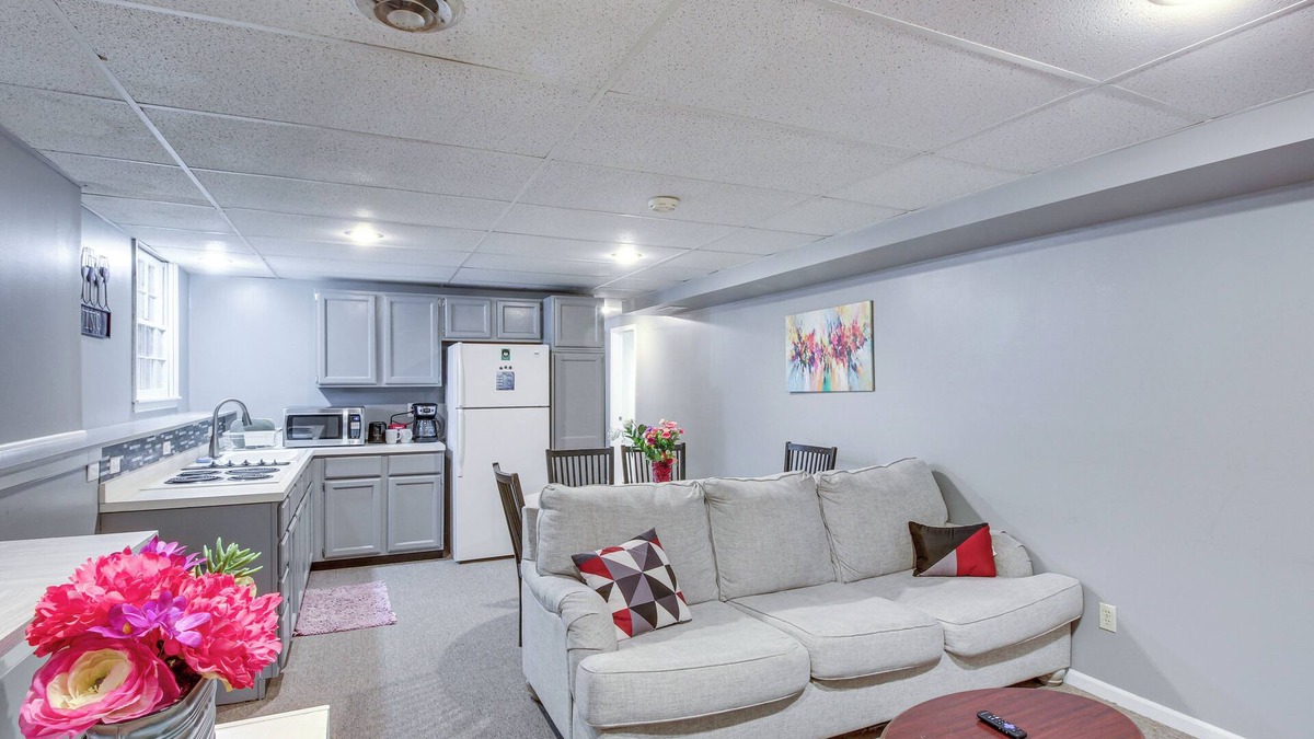 Shawnee Apartment | Shawnee Vacation Rental ~ 11 Mi to Kansas City!