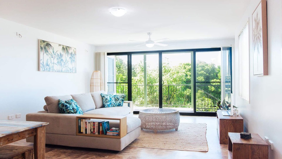 East Ballina Apartment | Shaws Bay Getaway- Ocean View Tropical Oasis