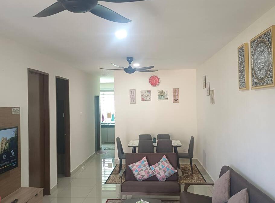Kampung Kedai Lalat House | Shazz Homestay by Paradigma