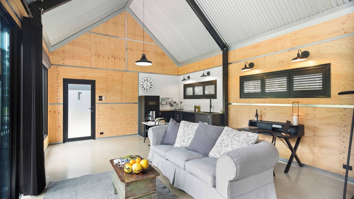 Whitfield Cottage | Shed ONE - Luxury & romantic couple getaway in the fabulous King Valley
