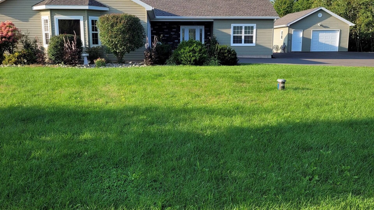 Shediac Bridge House | Shediac Cape, 7 miles from Parlee Beach.n15 minutes from Moncton