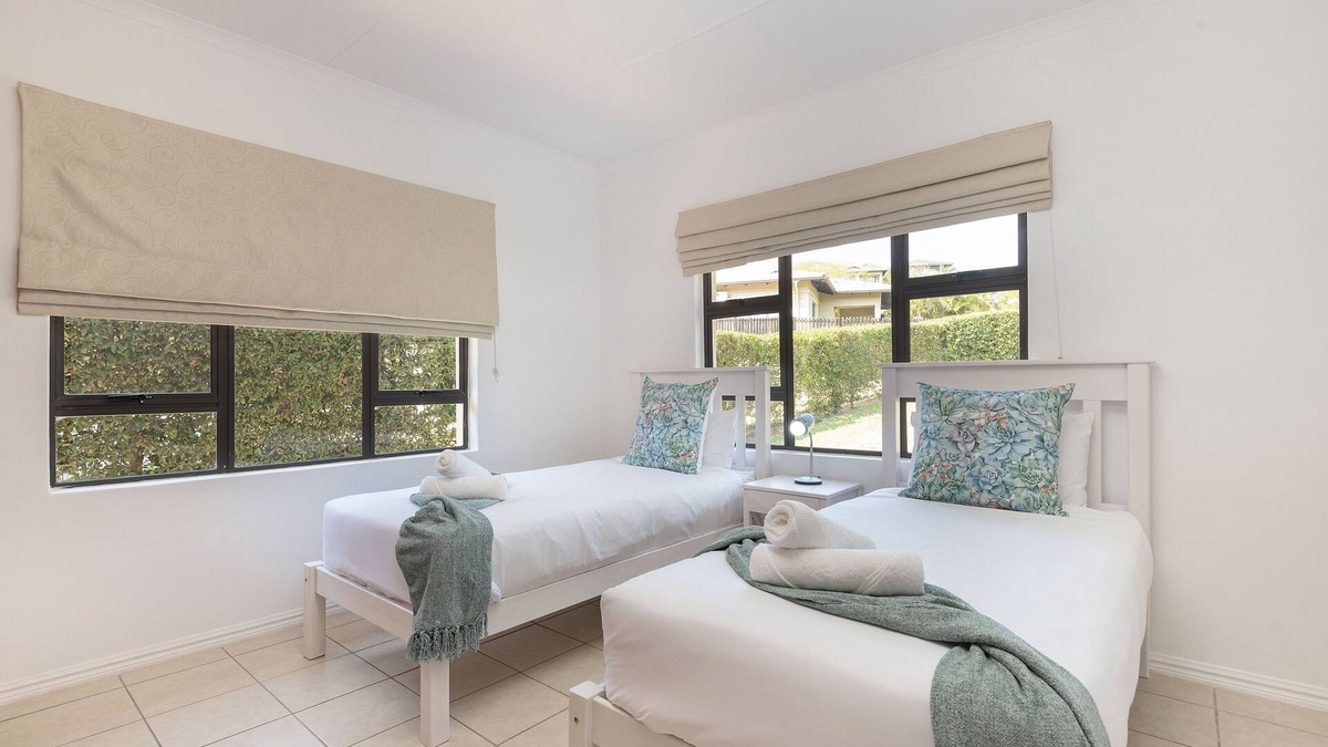 Sheffield Beach House | Sheffield Cove 30 - Three Bedroom House, Sleeps 6