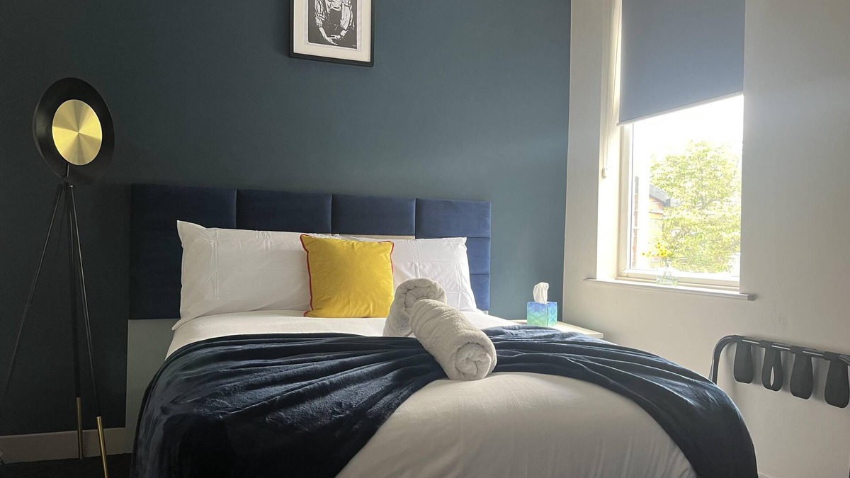 Sheffield House | Sheffield Sanctuary - 4 Bedroom House