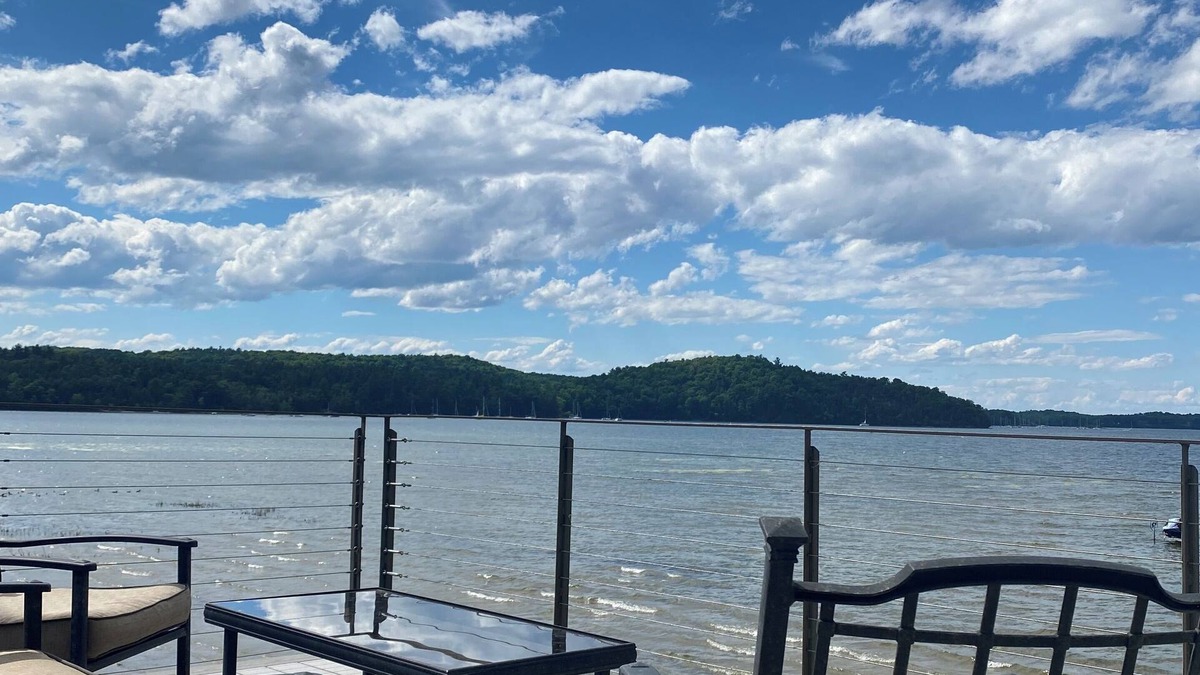 Shelburne House | Shelburne Bay Waterfront Getaway
