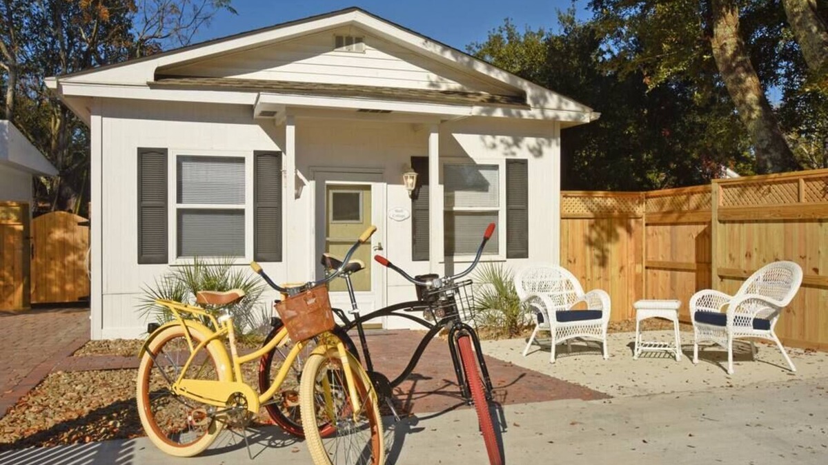 Morehead City House | Shell Cottage DOG Friendly in Historic District