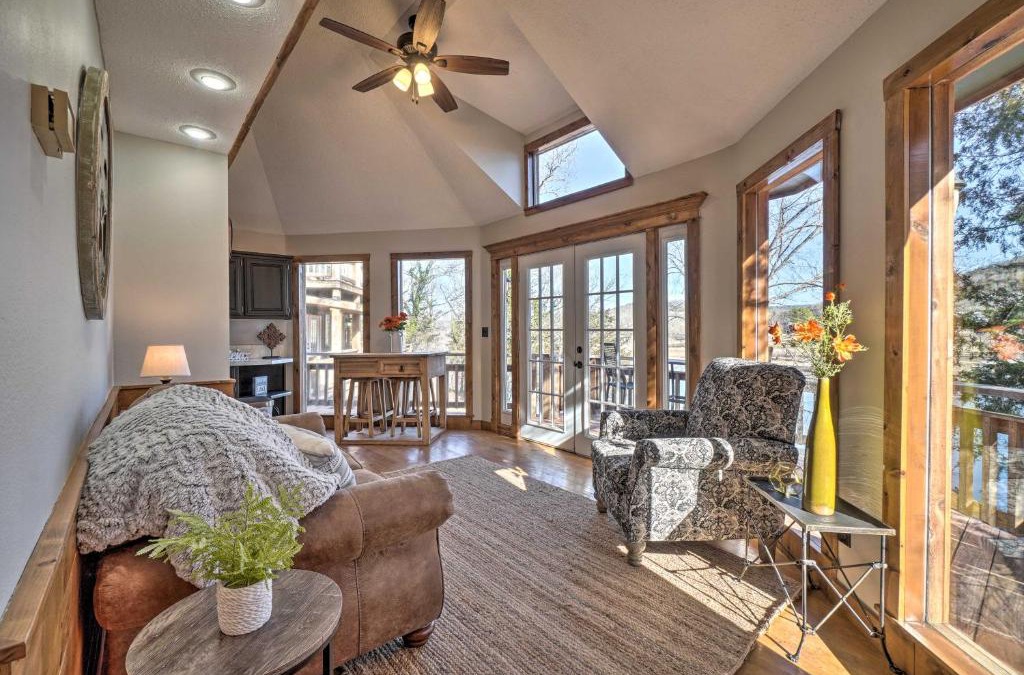 Shell Knob House | Shell Knob Guest House with Lake View, Fire Pit