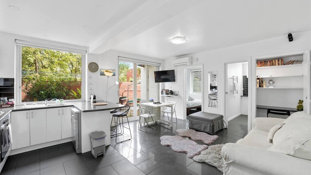 St Kilda Apartment | ShelleyStayz on Shakespeare, St Kilda Beach 2mins