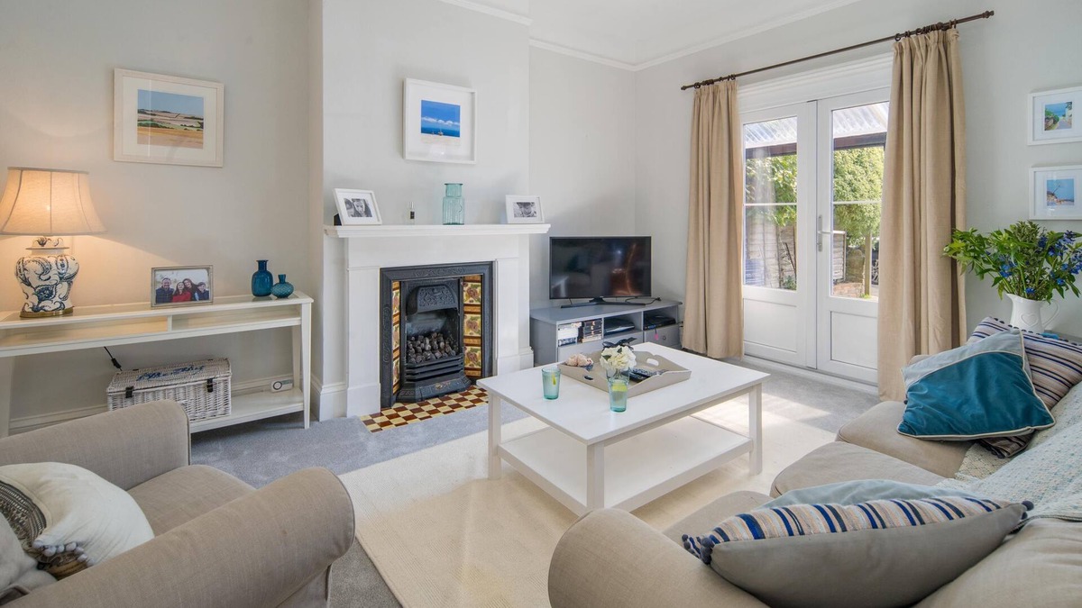 Seaview House | Shellharbour, spacious family and pet friendly space with stunning views