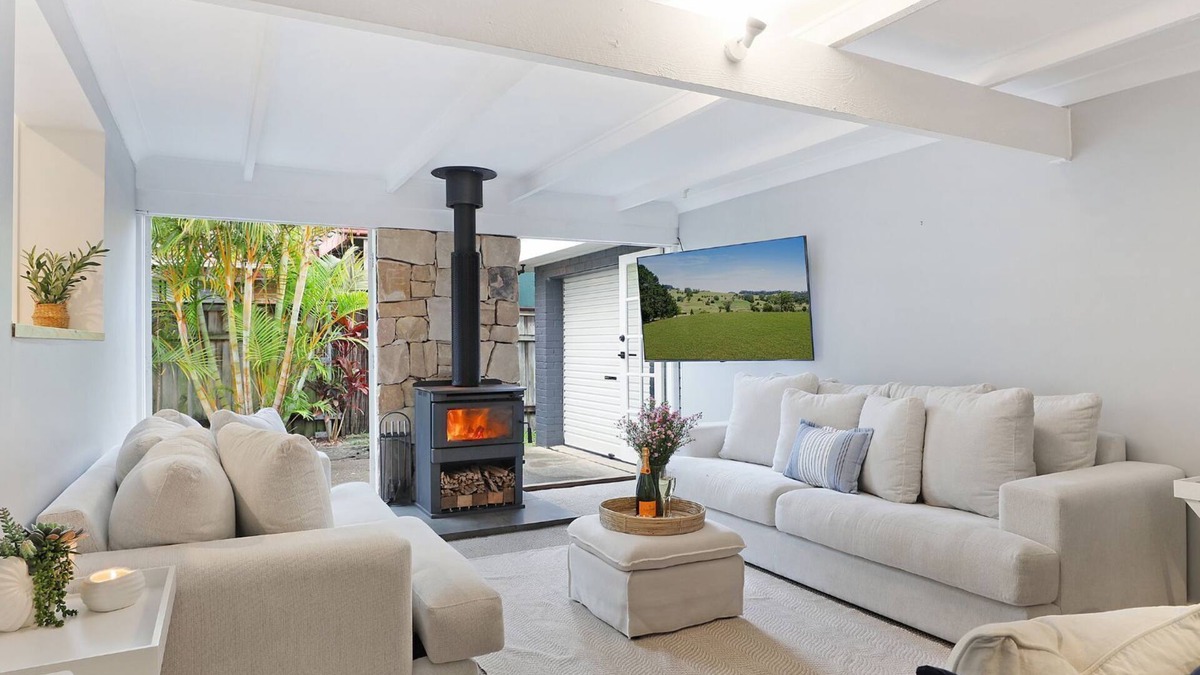 Shoalhaven Heads House | Shellhaven – walking distance of Seven Mile beach