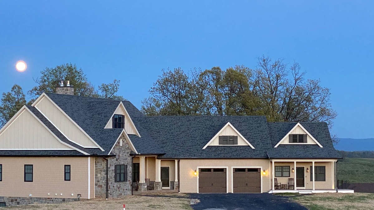 Stephens City House | Shenandoah Valley luxury w/stunning orchard & Blue Ridge Mountain views