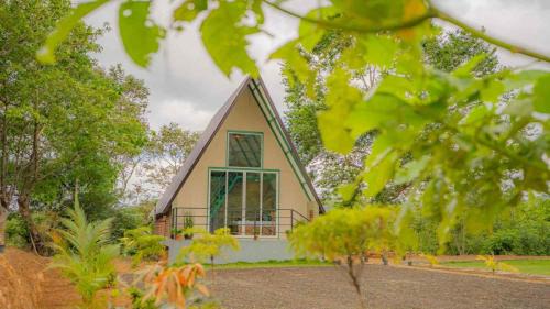 Udadumbara Bed & Breakfast | Shenaya Plantation