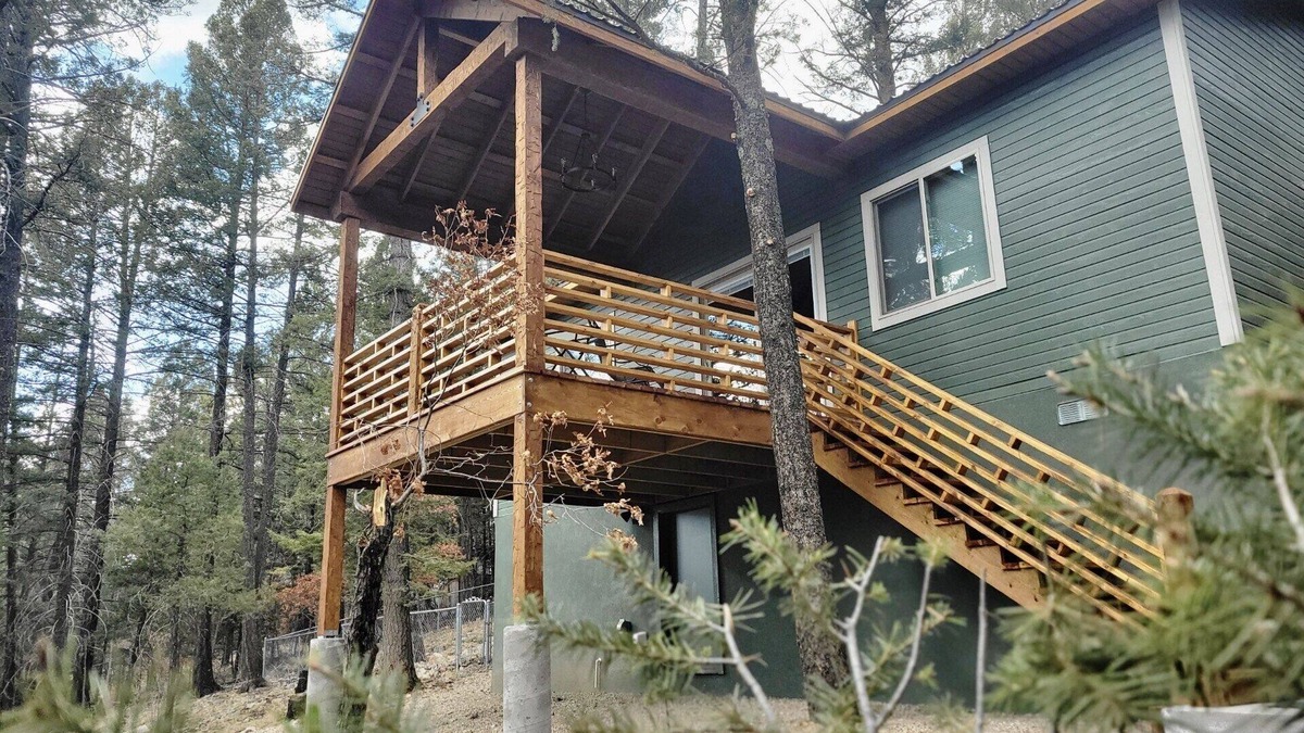 Cloudcroft Cabin | Shep's Studio Hideaway in Village