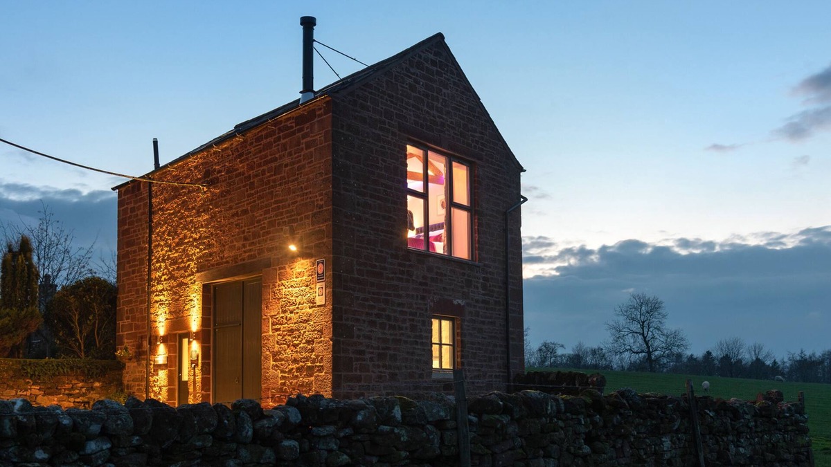 Dufton Cottage | SHEPHERDS VIEW, pet friendly, character holiday cottage in Dufton