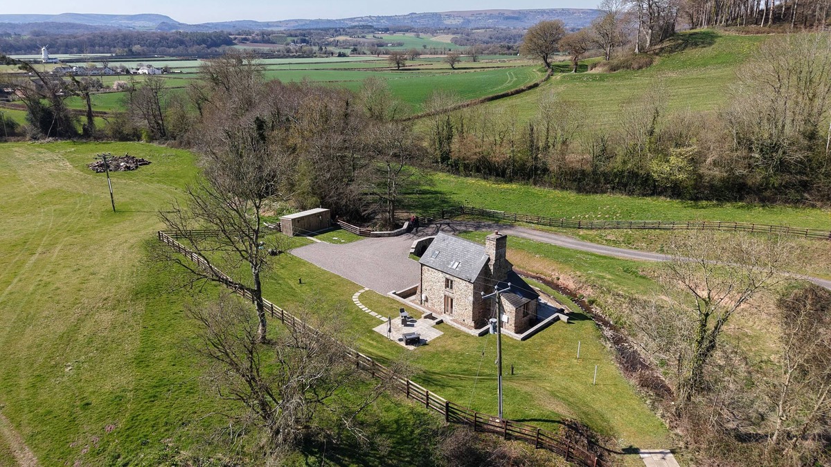 Usk Cottage | Shepherd's Cottage - a beautiful cottage sleeping 2 guests
