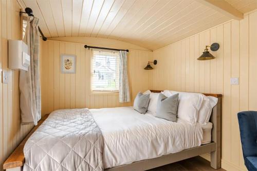 Newton St Loe House | Shepherd's Hut, Bath