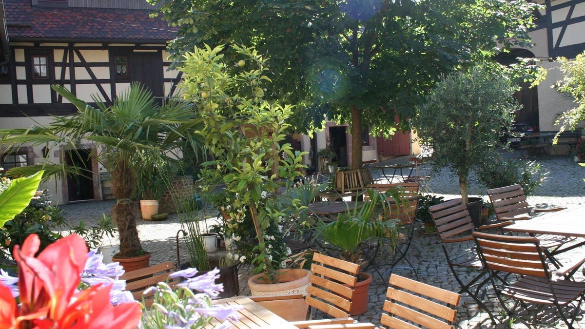 Niederfrohna Apartment | Shepherd's wagon red Lotte - Auszeithof Niederfrohna