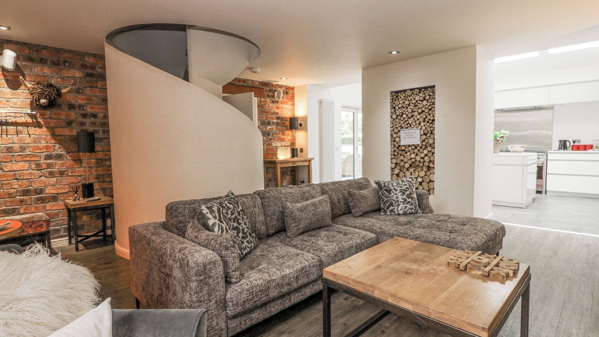 Moffat Cottage | SHEPHERDESS COTTAGE, pet friendly, luxury holiday cottage in Moffat