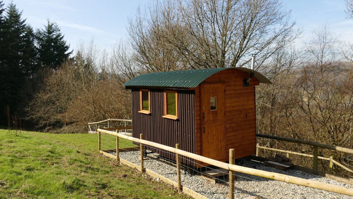 Pennant Melangell Cabin | Shepherds Hut "Jessica" in fantastic location