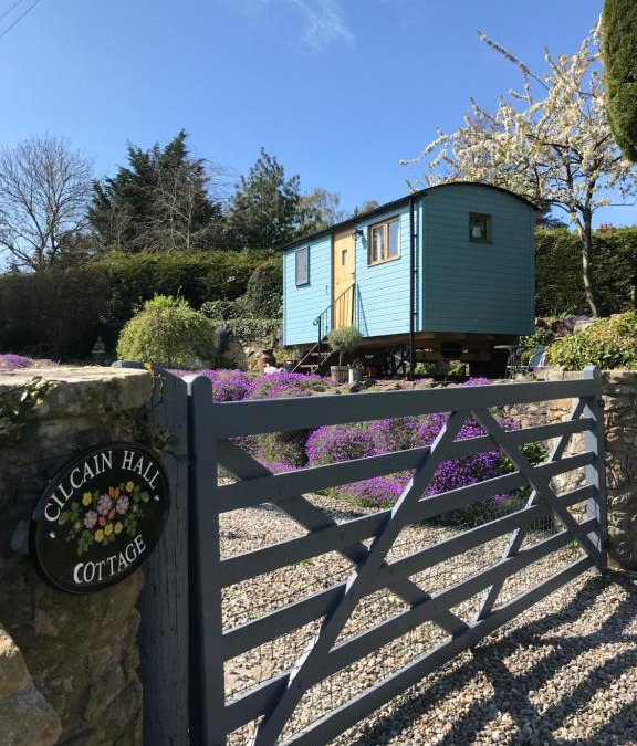 Cilcain House | Shepherds Hut in the Hills - Nr. Mold