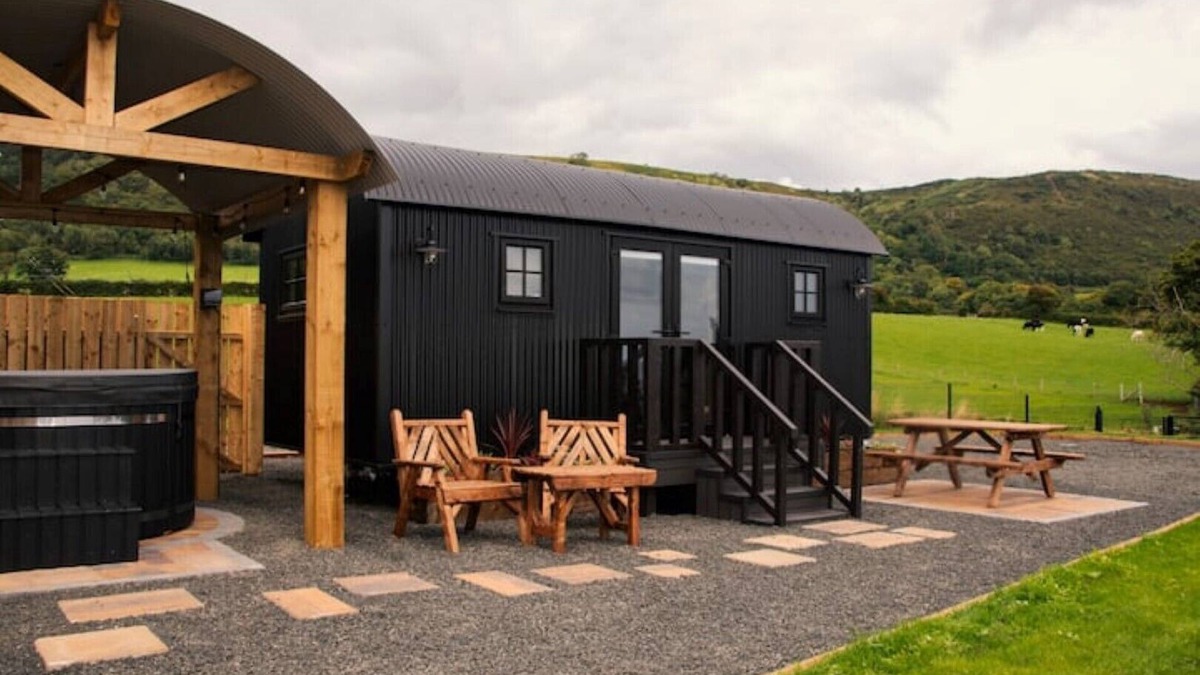 Glenariff Cabin | Shepherds Rests Luxury Hut