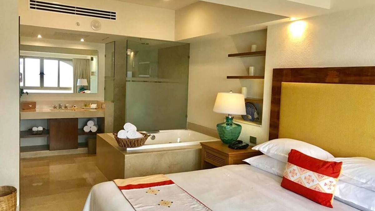 Las Glorias Hotel | Sheraton Buganvilias Vacation Club 3-Bedroom Jr. Suite. Ready for 2025 Bookings!