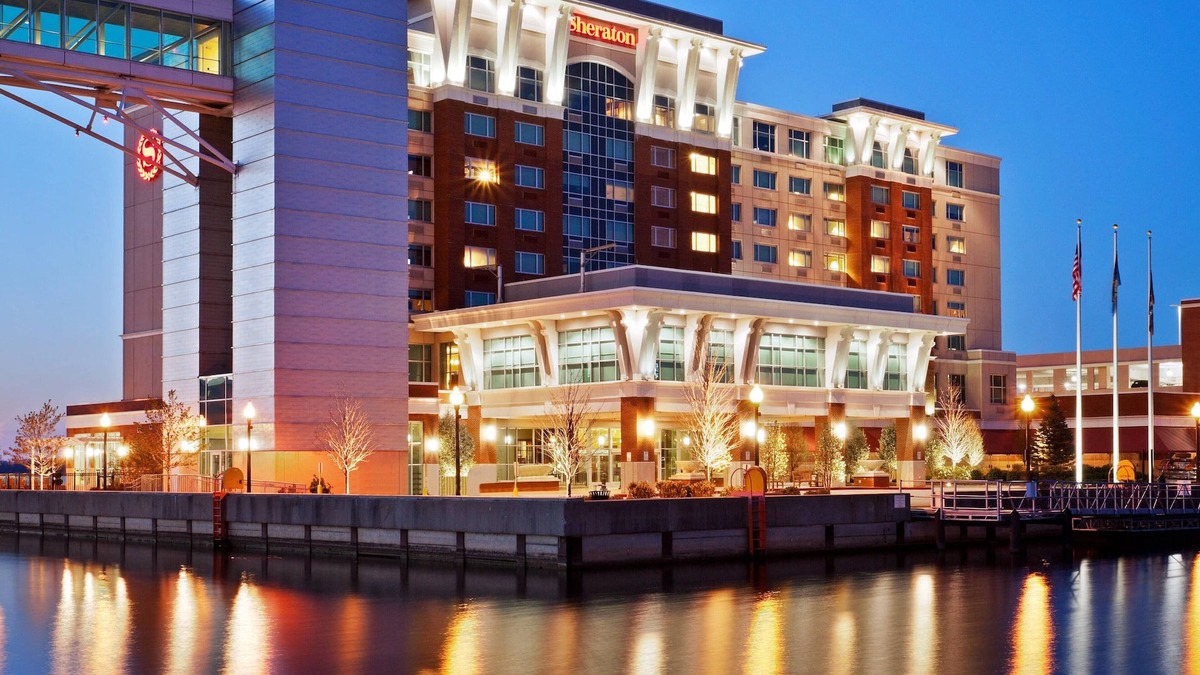 Erie Hotel | Sheraton Erie Bayfront Hotel